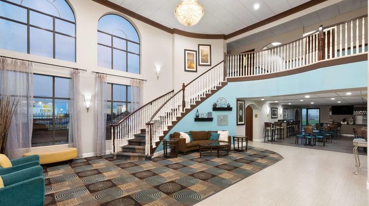 Days Inn & Suites Sam Houston Tollway Lobby