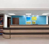 Days Inn & Suites Sam Houston Tollway Lobby