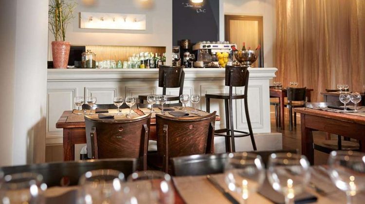 Les Negociants Hotel Restaurant