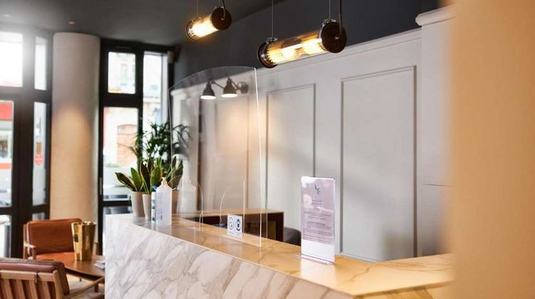 Les Negociants Hotel Lobby