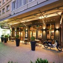 Les Negociants Hotel