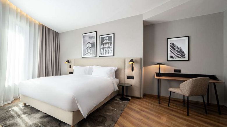 <b>Radisson Casablanca Gauthier LaCitadelle Suite</b>. Images powered by <a href="https://iceportal.shijigroup.com/" title="IcePortal" target="_blank">IcePortal</a>.