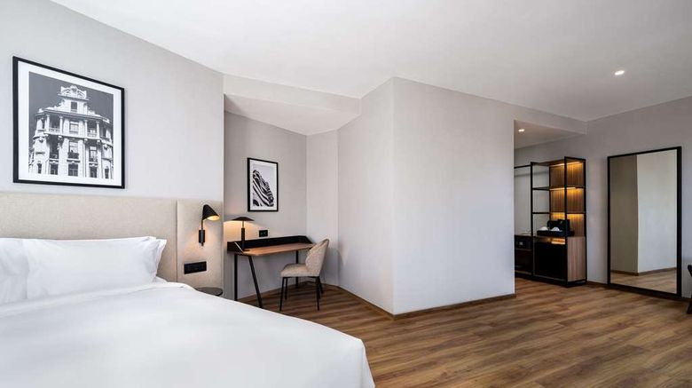 <b>Radisson Casablanca Gauthier LaCitadelle Suite</b>. Images powered by <a href="https://iceportal.shijigroup.com/" title="IcePortal" target="_blank">IcePortal</a>.
