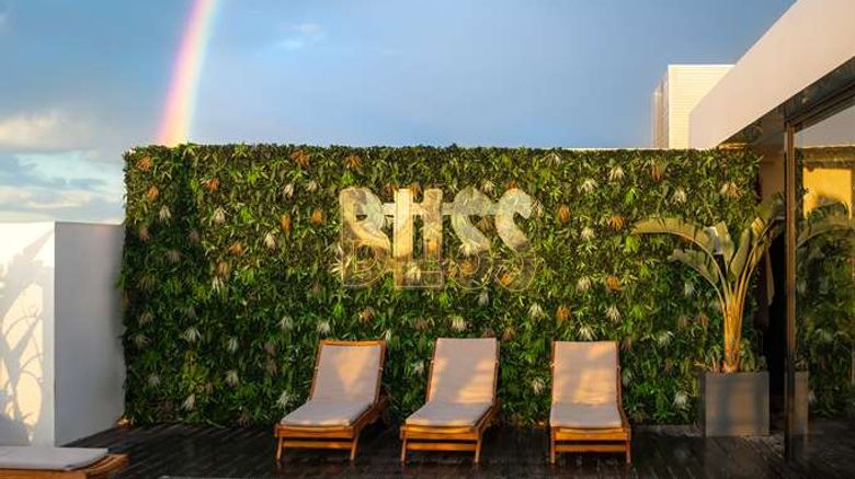 <b>Radisson Casablanca Gauthier LaCitadelle Pool</b>. Images powered by <a href="https://iceportal.shijigroup.com/" title="IcePortal" target="_blank">IcePortal</a>.