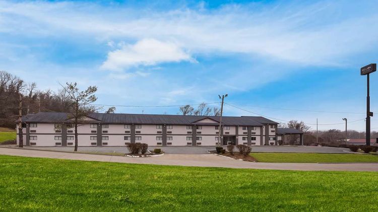 Red Lion Inn & Suites Caseyville Exterior