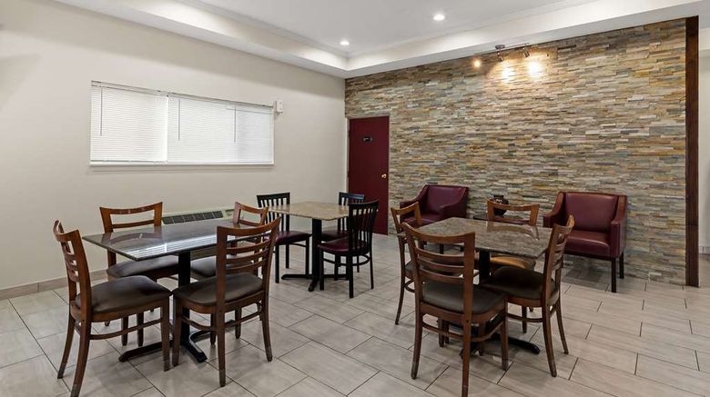 <b>Red Lion Inn & Suites Caseyville Restaurant</b>. Images powered by <a href="https://iceportal.shijigroup.com/" title="IcePortal" target="_blank">IcePortal</a>.