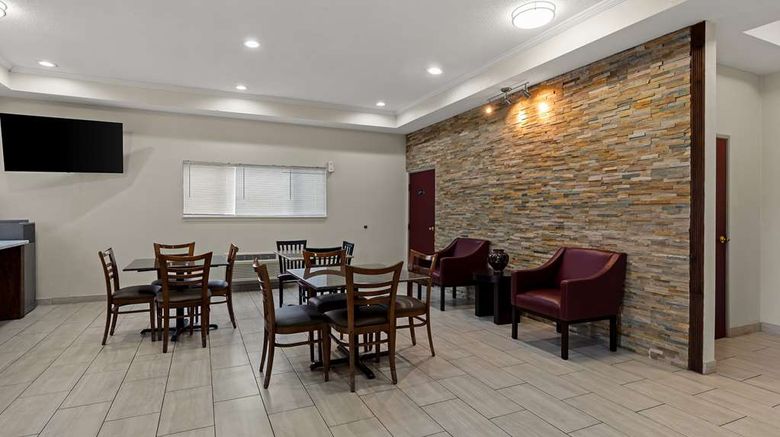 <b>Red Lion Inn & Suites Caseyville Lobby</b>. Images powered by <a href="https://iceportal.shijigroup.com/" title="IcePortal" target="_blank">IcePortal</a>.