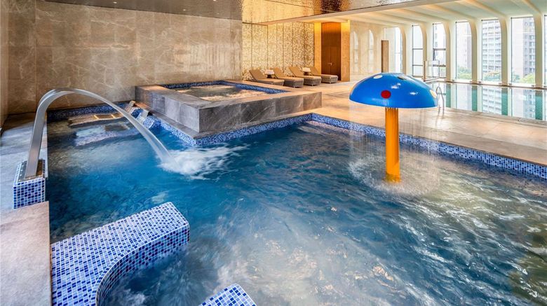<b>Grand Mercure Yichang Waitan Pool</b>. Images powered by <a href="https://iceportal.shijigroup.com/" title="IcePortal" target="_blank">IcePortal</a>.