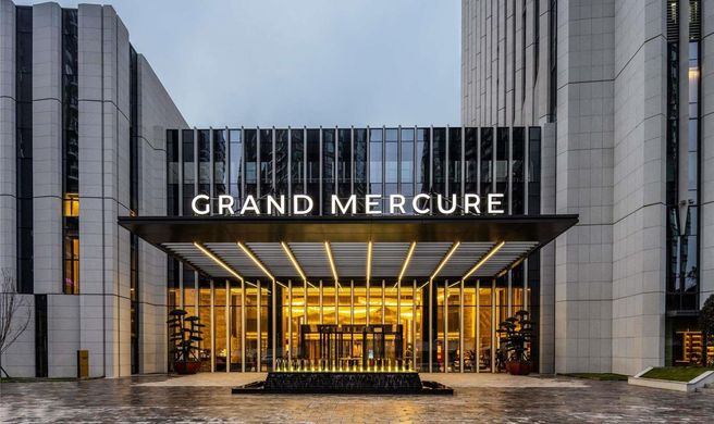 Grand Mercure Yichang Waitan Exterior
