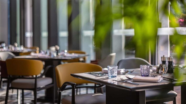 <b>Grand Mercure Yichang Waitan Restaurant</b>. Images powered by <a href="https://iceportal.shijigroup.com/" title="IcePortal" target="_blank">IcePortal</a>.