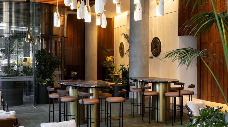 <b>Horizon by SkyCity Lobby</b>. Images powered by <a href="https://iceportal.shijigroup.com/" title="IcePortal" target="_blank">IcePortal</a>.