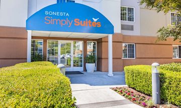 Sonesta Simply Suites Stafford