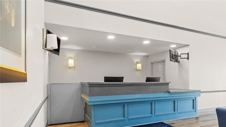Sonesta Simply Suites Stafford Lobby