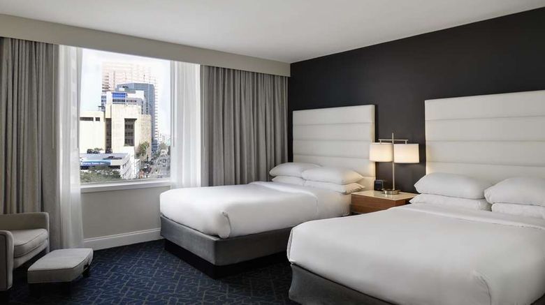 <b>Hotel Tampa Riverwalk Room</b>. Images powered by <a href="https://iceportal.shijigroup.com/" title="IcePortal" target="_blank">IcePortal</a>.