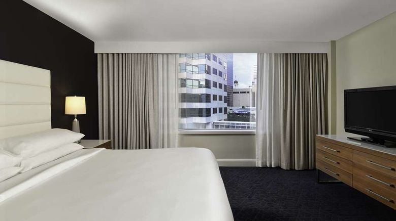 <b>Hotel Tampa Riverwalk Room</b>. Images powered by <a href="https://iceportal.shijigroup.com/" title="IcePortal" target="_blank">IcePortal</a>.