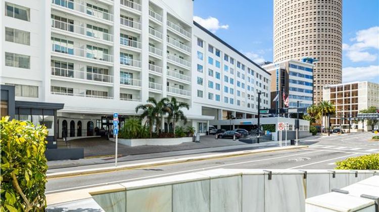 Hotel Tampa Riverwalk Exterior