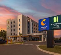 Comfort Suites Exterior