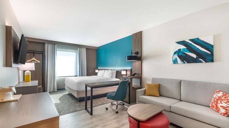 <b>Comfort Suites Suite</b>. Images powered by <a href="https://iceportal.shijigroup.com/" title="IcePortal" target="_blank">IcePortal</a>.