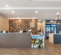 Comfort Suites Lobby
