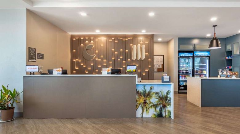 <b>Comfort Suites Lobby</b>. Images powered by <a href="https://iceportal.shijigroup.com/" title="IcePortal" target="_blank">IcePortal</a>.
