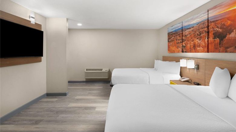<b>Days Inn by Wyndham Safford, AZ Suite</b>. Images powered by <a href="https://iceportal.shijigroup.com/" title="IcePortal" target="_blank">IcePortal</a>.