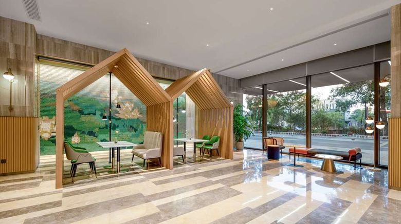 <b>Hilton Garden Inn Haohe Scenic Area Lobby</b>. Images powered by <a href="https://iceportal.shijigroup.com/" title="IcePortal" target="_blank">IcePortal</a>.