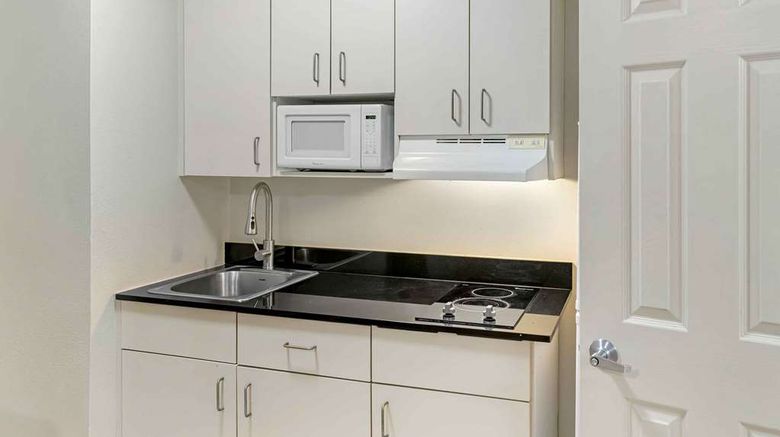 <b>Extended Stay America Select Suites Room</b>. Images powered by <a href="https://iceportal.shijigroup.com/" title="IcePortal" target="_blank">IcePortal</a>.