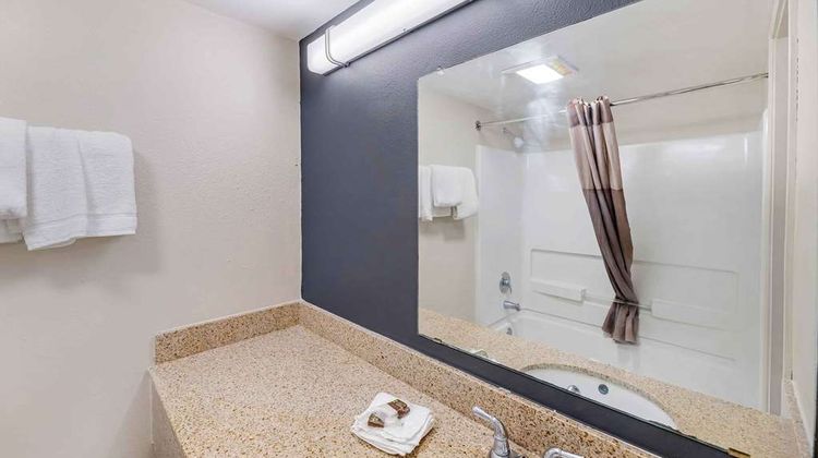 Extended Stay America Select Suites Room