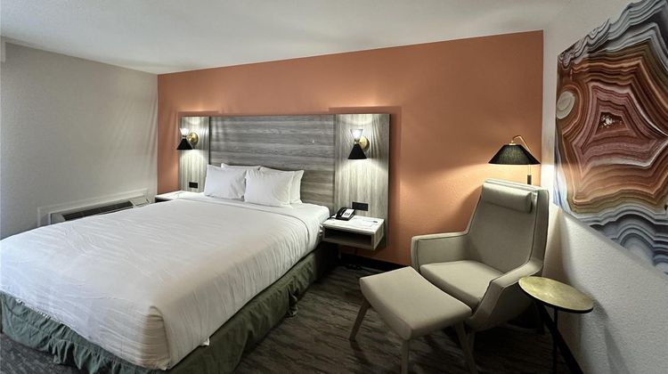 Days Hotel Peoria Glendale Area Room