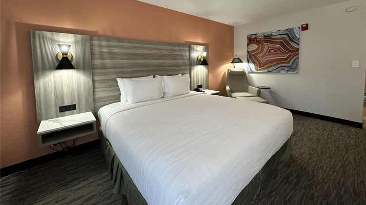 Days Hotel Peoria Glendale Area Room