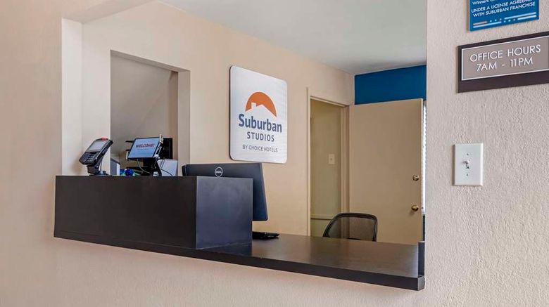 <b>Suburban Studios Louisville East Lobby</b>. Images powered by <a href="https://iceportal.shijigroup.com/" title="IcePortal" target="_blank">IcePortal</a>.