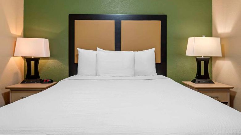 <b>Suburban Studios Louisville East Room</b>. Images powered by <a href="https://iceportal.shijigroup.com/" title="IcePortal" target="_blank">IcePortal</a>.