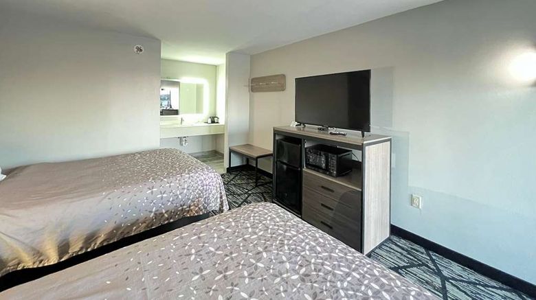 <b>Super 8 by Wyndham Sulphur South Room</b>. Images powered by <a href="https://iceportal.shijigroup.com/" title="IcePortal" target="_blank">IcePortal</a>.