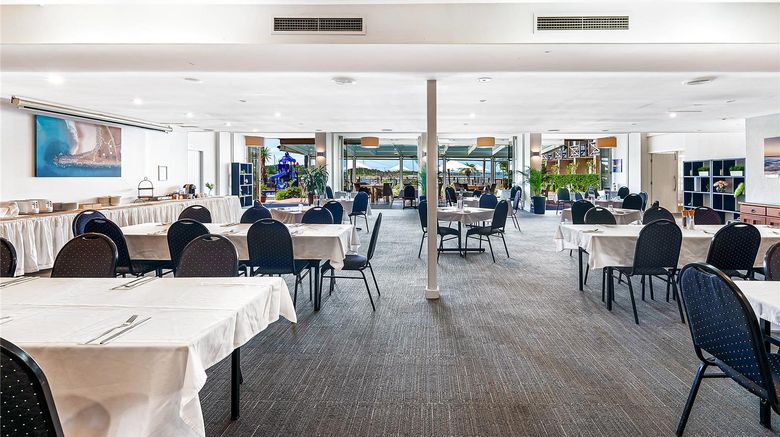 <b>Comfort Resort Waters Edge Restaurant</b>. Images powered by <a href="https://iceportal.shijigroup.com/" title="IcePortal" target="_blank">IcePortal</a>.