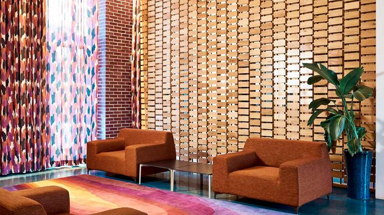 <b>Radio Hotel Lobby</b>. Images powered by <a href="https://iceportal.shijigroup.com/" title="IcePortal" target="_blank">IcePortal</a>.