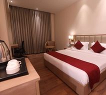 SureStay By Best Western Lucknow Room