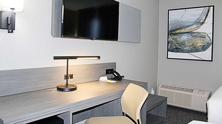 Days Inn by Wyndham Stony Plain Room