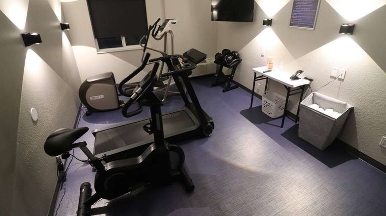 <b>Days Inn by Wyndham Stony Plain Health</b>. Images powered by <a href="https://iceportal.shijigroup.com/" title="IcePortal" target="_blank">IcePortal</a>.
