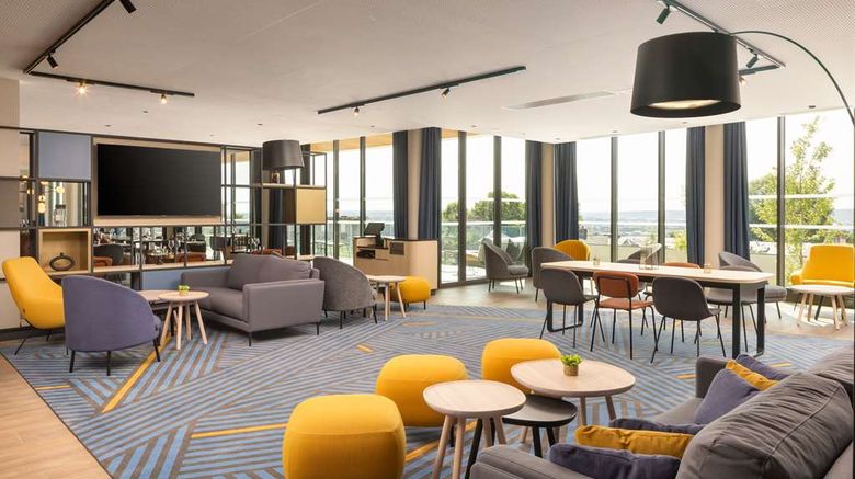 <b>Hyatt Place Rouen Lobby</b>. Images powered by <a href="https://iceportal.shijigroup.com/" title="IcePortal" target="_blank">IcePortal</a>.