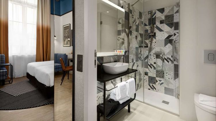 Hyatt Place Rouen Room