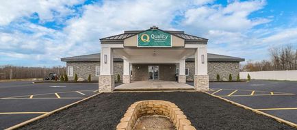 Quality Inn and Suites Caribou Exterior