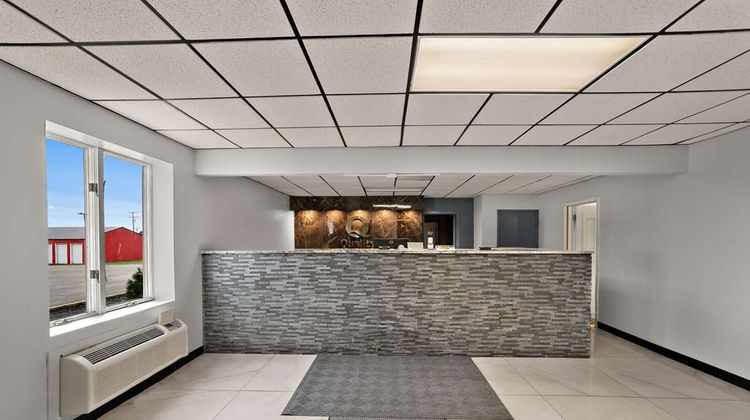 Quality Inn and Suites Caribou Lobby