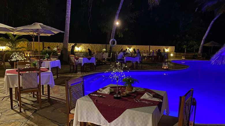 <b>Pinewood Beach Resort & Spa Restaurant</b>. Images powered by <a href="https://iceportal.shijigroup.com/" title="IcePortal" target="_blank">IcePortal</a>.