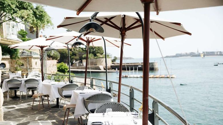 <b>Hotel Castelbrac Restaurant</b>. Images powered by <a href="https://iceportal.shijigroup.com/" title="IcePortal" target="_blank">IcePortal</a>.