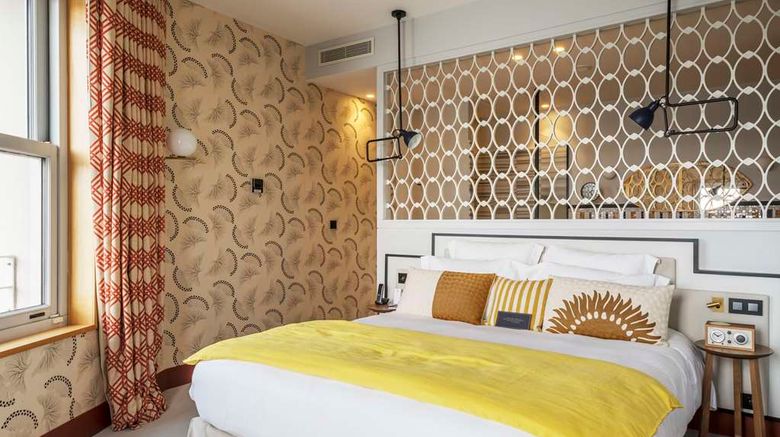<b>Hotel Castelbrac Suite</b>. Images powered by <a href="https://iceportal.shijigroup.com/" title="IcePortal" target="_blank">IcePortal</a>.