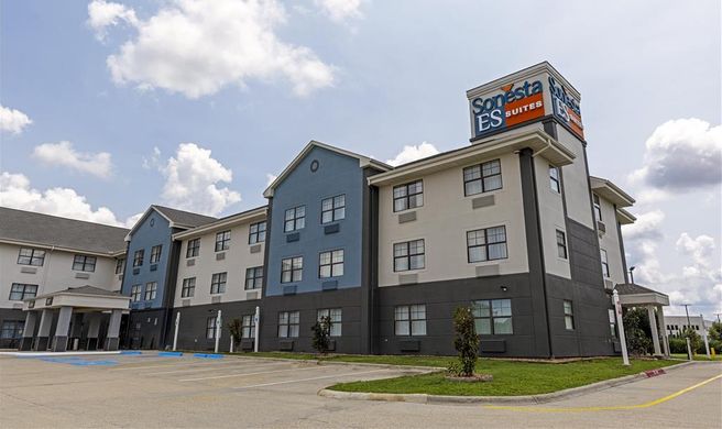 Sonesta Simply Suites Lafayette Airport Exterior