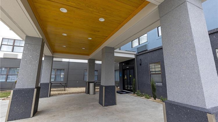 Sonesta ES Suites Lafayette Airport Exterior