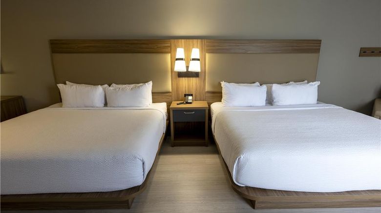 <b>Sonesta Simply Suites Lafayette Airport Suite</b>. Images powered by <a href="https://iceportal.shijigroup.com/" title="IcePortal" target="_blank">IcePortal</a>.