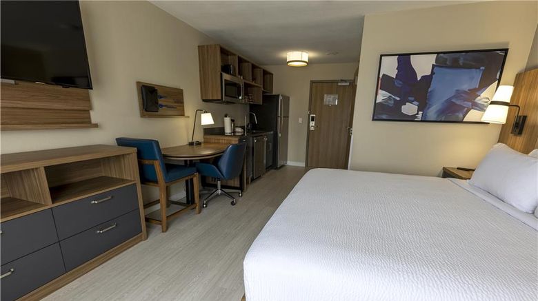 <b>Sonesta Simply Suites Lafayette Airport Room</b>. Images powered by <a href="https://iceportal.shijigroup.com/" title="IcePortal" target="_blank">IcePortal</a>.