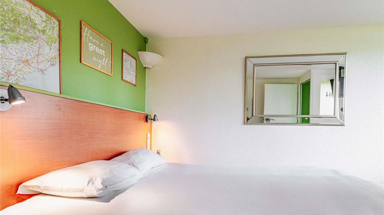 <b>greet Hotel Belleville en Beaujolais Room</b>. Images powered by <a href="https://iceportal.shijigroup.com/" title="IcePortal" target="_blank">IcePortal</a>.